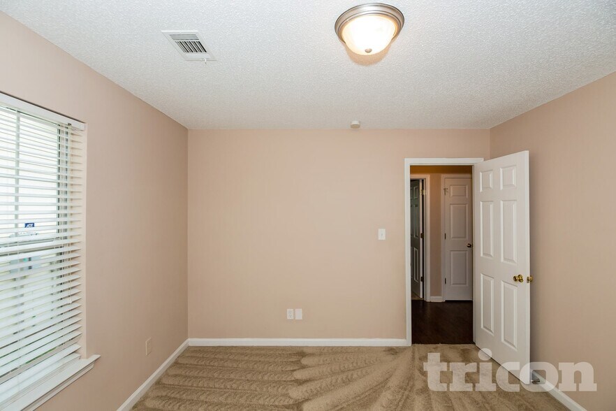 Building Photo - 4902 Ozment Ridge Ct