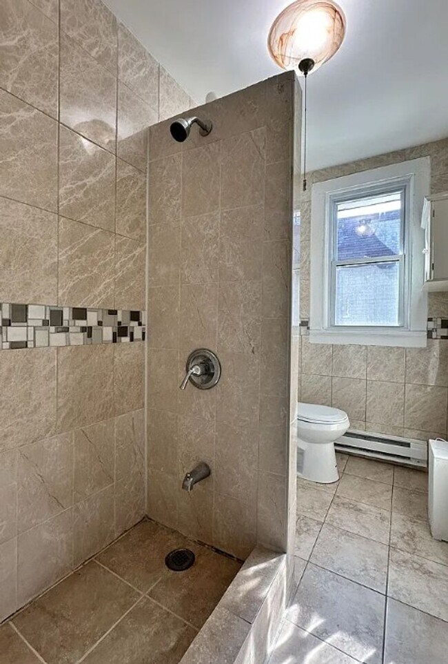 Building Photo - 260 S Hancock St