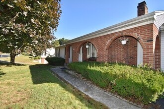 Building Photo - 67 Basil Rd