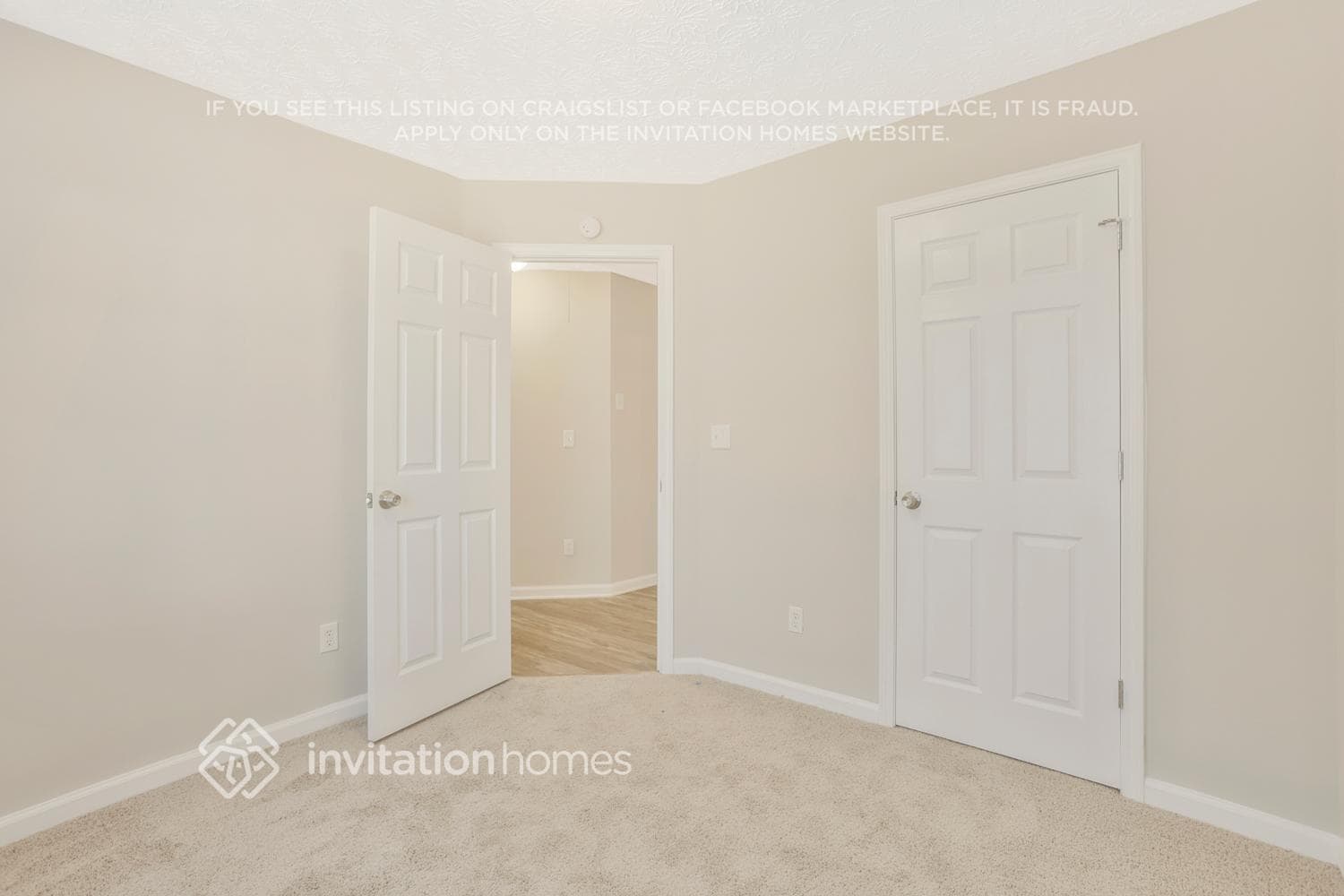 Building Photo - 115 E Lawn Dr