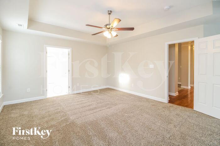 Building Photo - 4309 Southern Oak Dr