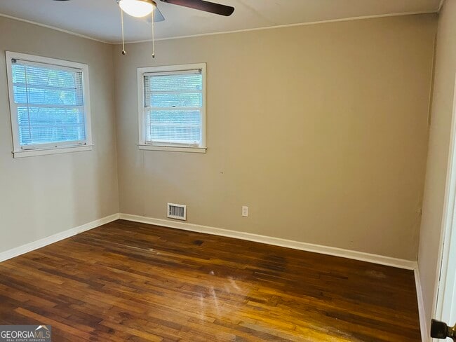 Building Photo - 531 Locke St