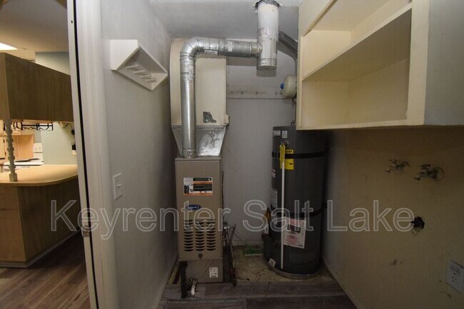 Building Photo - 3215 S 4400 W
