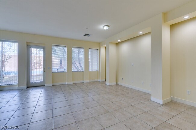 Building Photo - 228 Frapuccino Ave