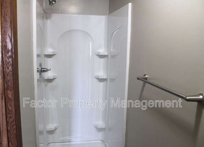 Building Photo - 101 Heather Ln