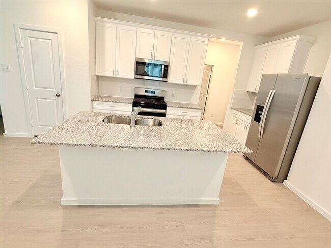 Building Photo - 24657 Monarch Forest Dr