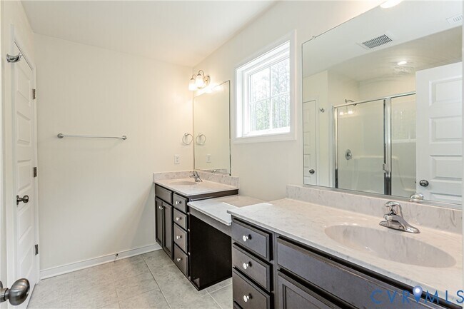 Building Photo - 18353 Palisades Ct