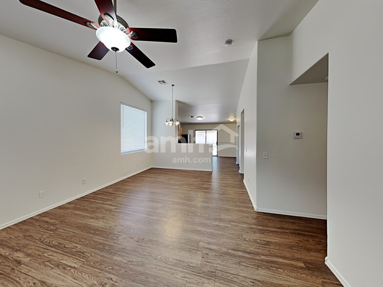 Building Photo - 69 E Coral Bean Dr