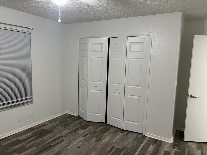 Building Photo - 5259 Images Cir