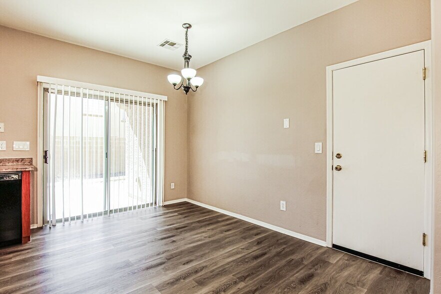 Building Photo - 15445 W Jenan Dr