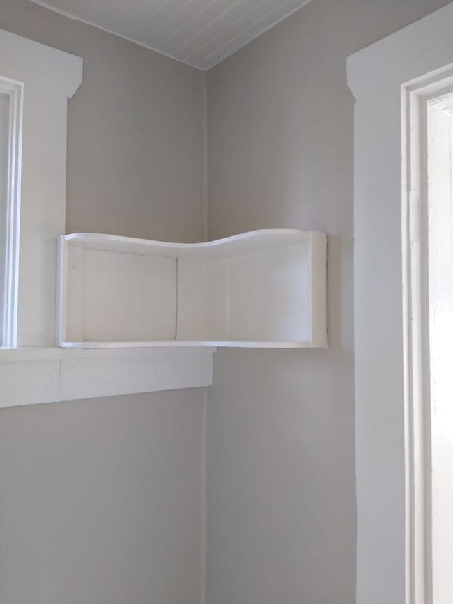 Building Photo - DU Charming 1920's Bungalow 2 Beds 1 Bath  Available Now