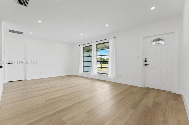 Building Photo - 2610 NW 83rd Ave