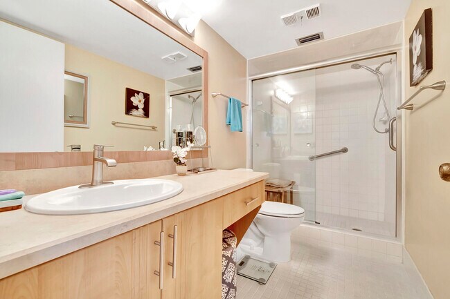 Building Photo - 14376 Amberly Ln