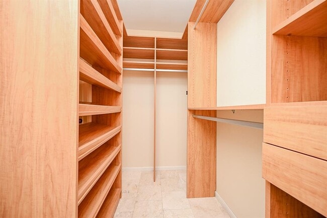 Building Photo - 12219 Gladewick Dr