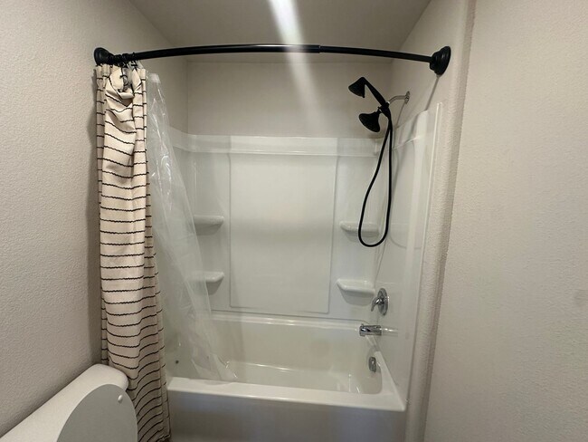 Building Photo - Wonderful Three Bedroom (Originally 4 Bedrooms That Has Been Converted to a HUGE Third Bedroom) T...