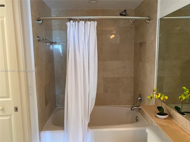 Building Photo - 170 SE 14th St