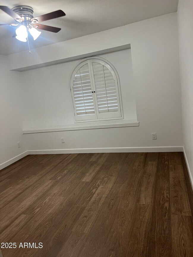 Building Photo - 2050 W Nido Ave