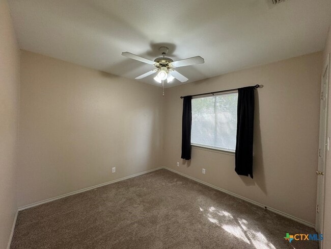 Building Photo - 102 Clydesdale Ln