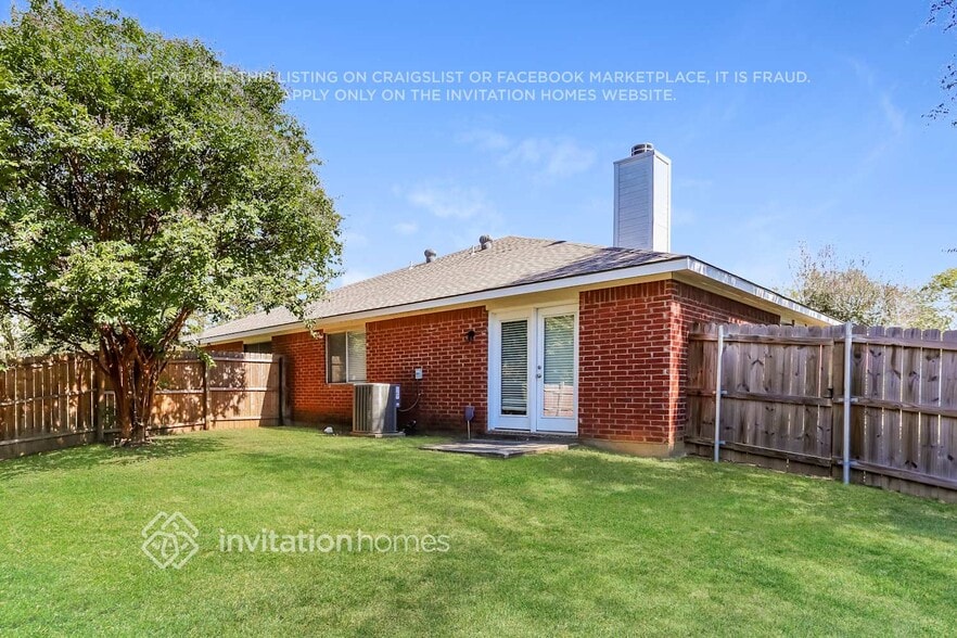 Building Photo - 3909 Honey