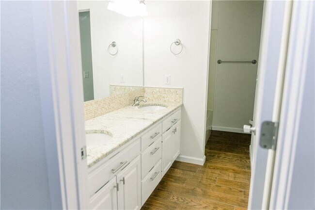 Building Photo - 3 Acorn Cir