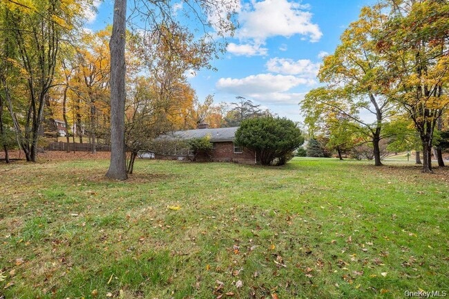 Building Photo - 5 Steinway Ct