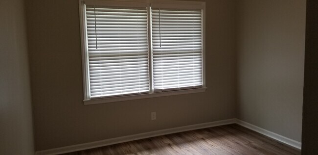 The bedrooms have generous closet space, 2" blinds and ceiling fan - 699 Chestnut St