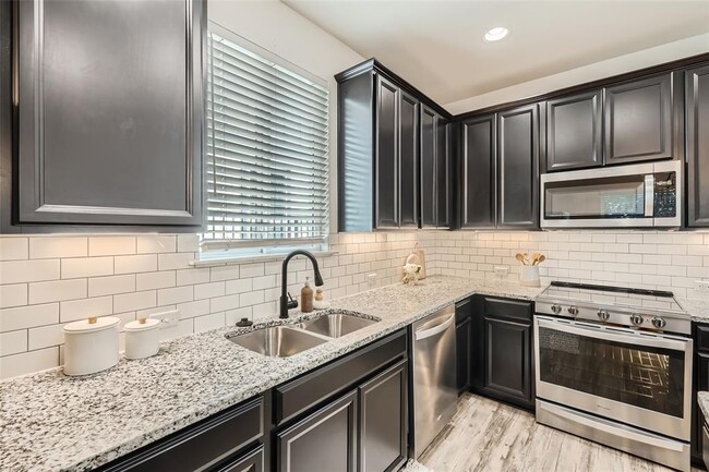 Building Photo - 10504 Abana Way