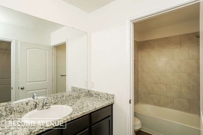 Building Photo - 3027 Jackson Smt