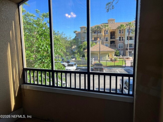 Building Photo - 1001 Monument Rd