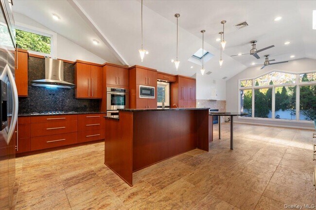 Building Photo - 25 Belmont Dr W