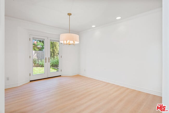 Building Photo - 5496 Katherine Ave