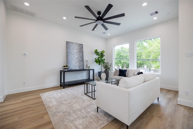 Building Photo - 4008 Yellowstone Blvd