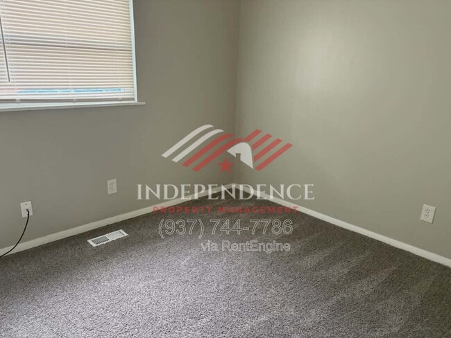 Building Photo - 136 Rogers Dr