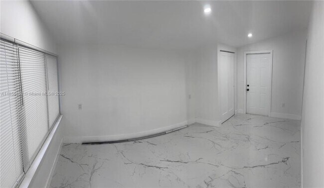 Building Photo - 4 bedroom in Ft Lauderdale FL 33311