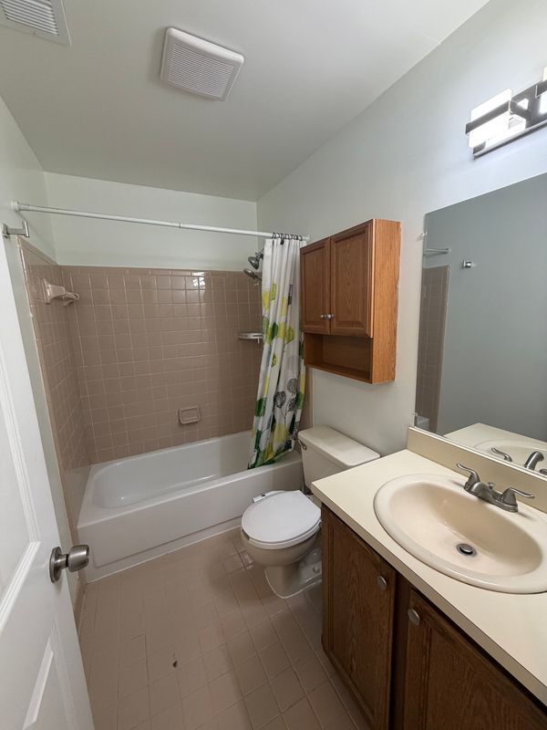 Building Photo - 15802 Orchard Ln