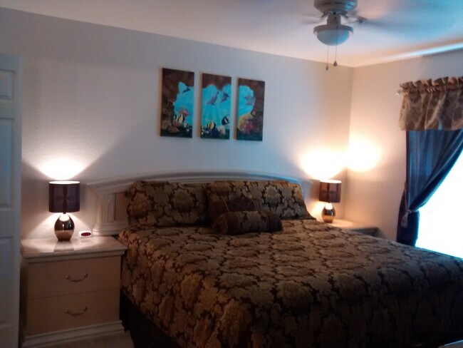 Master Bedroom - 7411 Vista Way