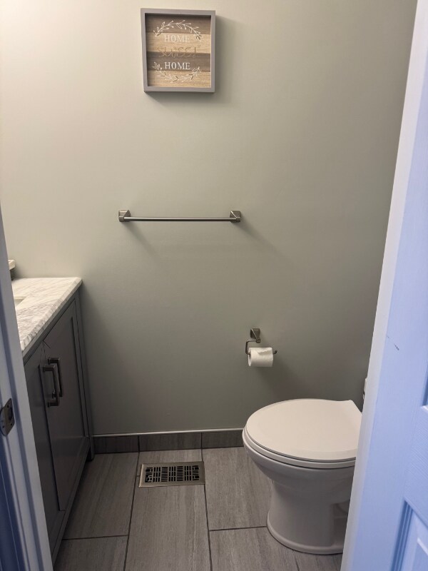 Building Photo - 301 Alexandra Ct