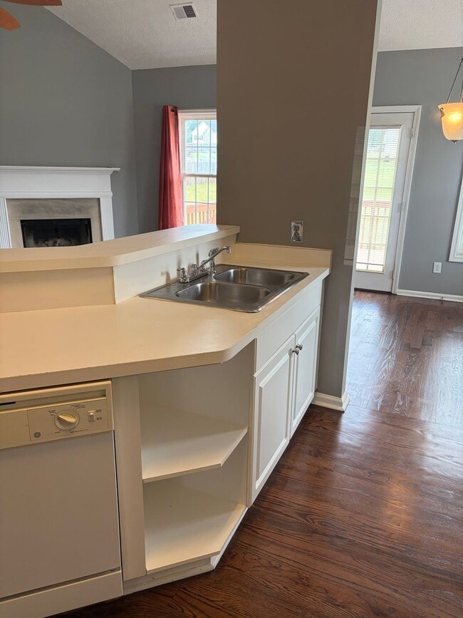 Building Photo - Beautiful Home with Finished Basement