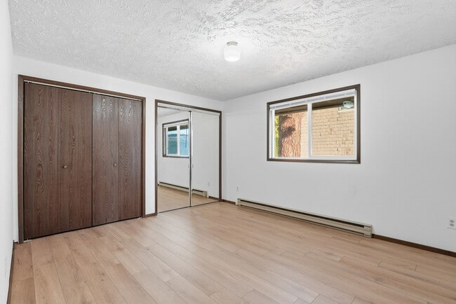 Building Photo - 820 S Liberty Dr