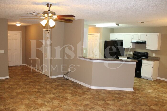 Building Photo - 14936 SE 25 Pl