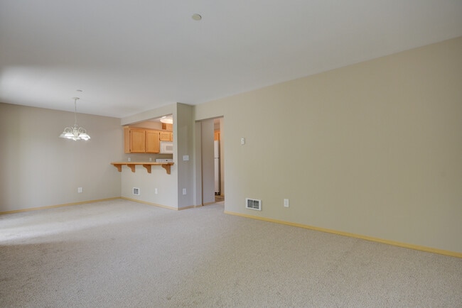 Building Photo - Two Bedroom Condo in Summerwind *$200 off ...