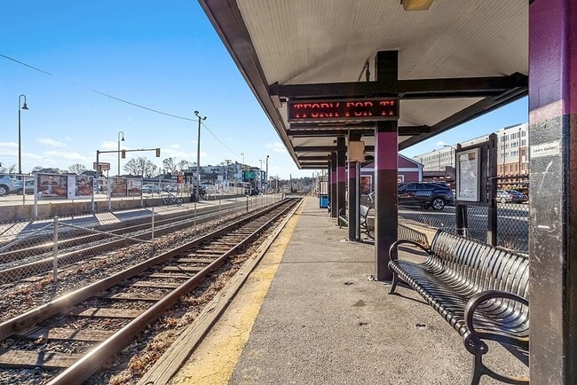 Building Photo - 272 Albion St