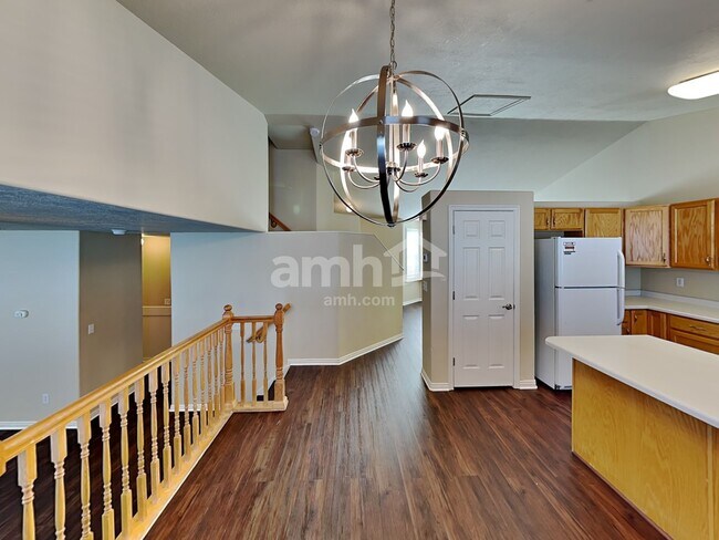 Building Photo - 2049 S Fremont Crest Ave W