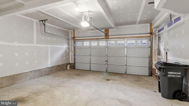 Building Photo - 13806 Litespeed Way