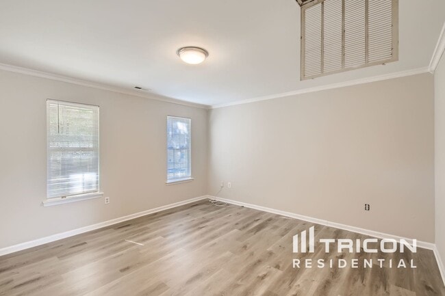Building Photo - 9022 Jaldena Dr