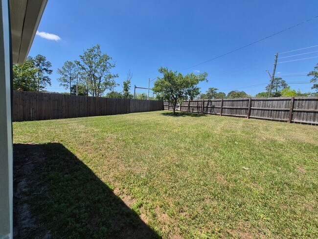 Building Photo - In the heart of it all