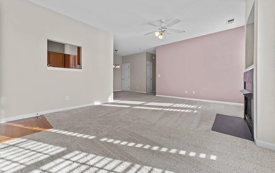 Building Photo - 3015 Winston Dr