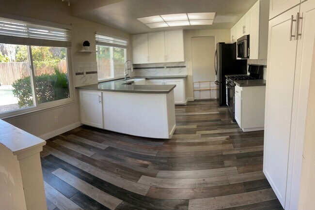 Building Photo - 8325 Garry Oak Dr