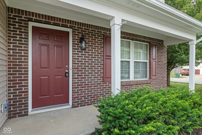 Building Photo - 2310 Liatris Dr