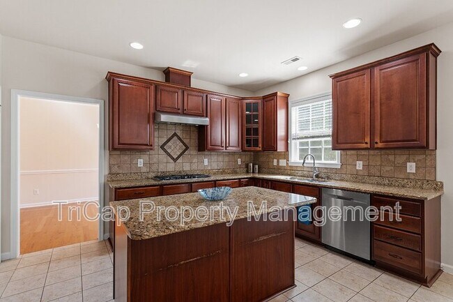 Building Photo - 2017 Ollivander Dr
